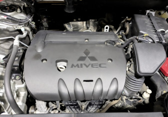 Подержанный автомобиль Mitsubishi Outlander 2020 года (9 фото)