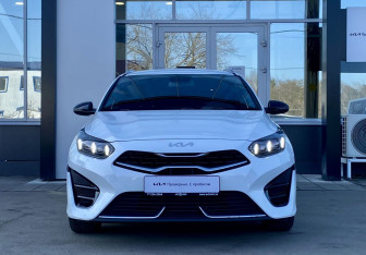 Подержанный автомобиль Kia Ceed Wagon 2021 года (2 фото)