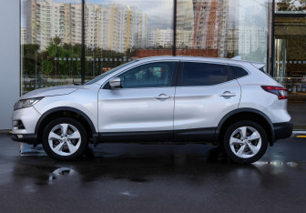 Подержанный автомобиль Nissan Qashqai 2019 года (8 фото)