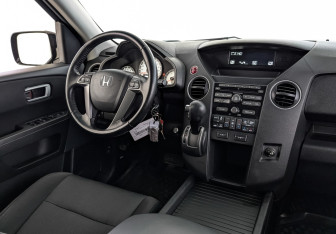 Подержанный автомобиль Honda Pilot 2012 года (28 фото)