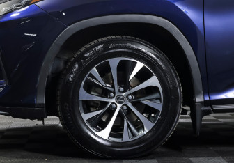 Подержанный автомобиль Lexus RX 2020 года (26 фото)