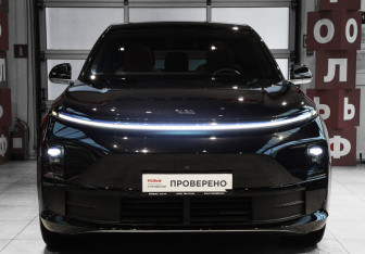 Подержанный автомобиль LiXiang L6 2024 года (2 фото)