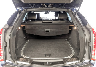 Подержанный автомобиль Cadillac SRX 2011 года (10 фото)