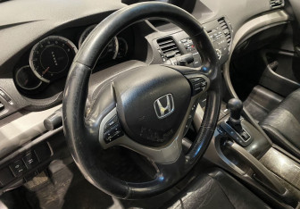 Подержанный автомобиль Honda Accord Sedan 2008 года (13 фото)