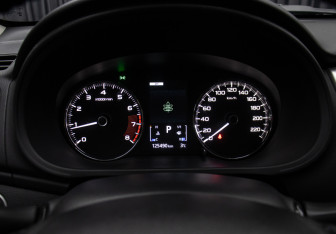 Подержанный автомобиль Mitsubishi Pajero Sport 2016 года (13 фото)