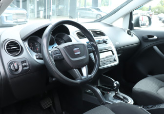 Подержанный автомобиль SEAT Altea 2012 года (13 фото)