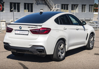 Подержанный автомобиль BMW X6 2016 года (5 фото)