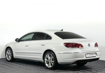 Подержанный автомобиль Volkswagen Passat CC 2012 года (7 фото)