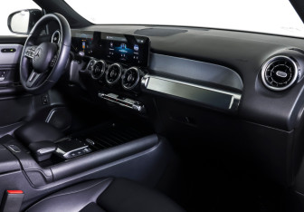 Подержанный автомобиль Mercedes-Benz GLB 2021 года (10 фото)