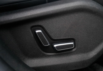 Подержанный автомобиль Geely Monjaro 2023 года (17 фото)