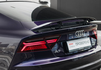 Подержанный автомобиль Audi A7 2016 года (36 фото)