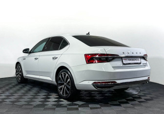Подержанный автомобиль Skoda Superb Liftback 2024 года (7 фото)