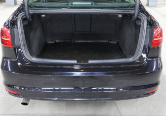 Подержанный автомобиль Volkswagen Jetta Sedan 2016 года (10 фото)