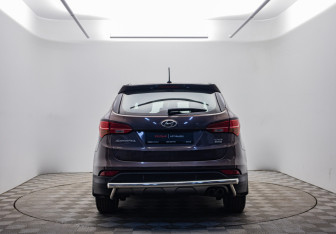 Подержанный автомобиль Hyundai Santa Fe 2013 года (6 фото)