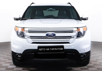 Подержанный автомобиль Ford Explorer 2015 года (2 фото)