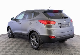 Подержанный автомобиль Hyundai ix35 2013 года (7 фото)