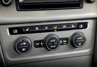 Подержанный автомобиль Volkswagen Golf Hatchback 2013 года (26 фото)