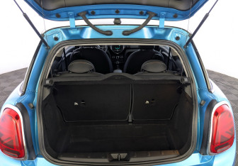 Подержанный автомобиль MINI Hatch 2017 года (9 фото)