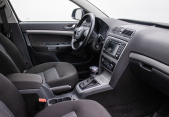 Подержанный автомобиль Skoda Octavia Wagon 2012 года (10 фото)