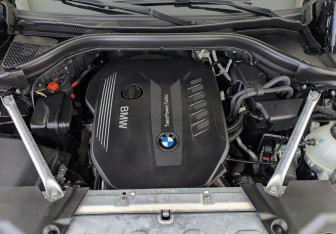 Подержанный автомобиль BMW X3 2020 года (12 фото)