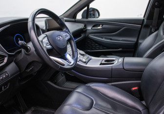 Подержанный автомобиль Hyundai Santa Fe 2021 года (9 фото)