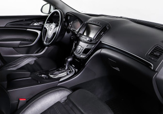 Подержанный автомобиль Opel Insignia Sedan 2014 года (20 фото)