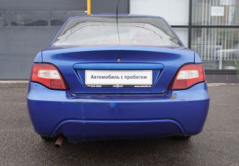 Подержанный автомобиль Daewoo Nexia Sedan 2010 года (6 фото)