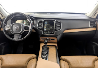 Подержанный автомобиль Volvo XC90 2015 года (14 фото)