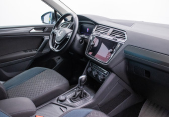Подержанный автомобиль Volkswagen Tiguan 2019 года (10 фото)