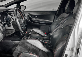 Подержанный автомобиль Kia Ceed GT 2014 года (10 фото)