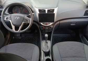 Подержанный автомобиль Hyundai Solaris Sedan 2015 года (10 фото)