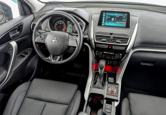 Подержанный автомобиль Mitsubishi Eclipse Cross 2022 года (29 фото)