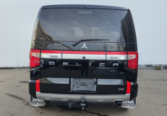 Подержанный автомобиль Mitsubishi Delica D:5 2019 года (6 фото)