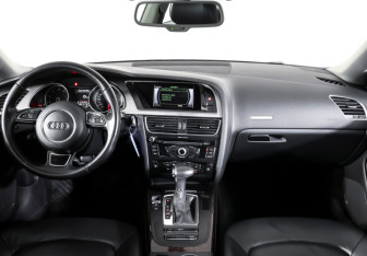 Подержанный автомобиль Audi A5 Coupe 2013 года (13 фото)