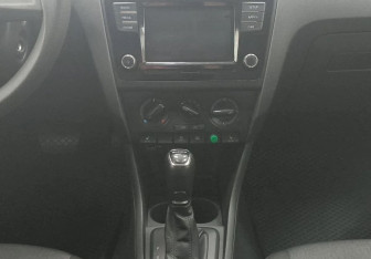Подержанный автомобиль Skoda Rapid Liftback 2019 года (13 фото)