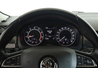 Подержанный автомобиль Skoda Rapid Liftback 2019 года (11 фото)