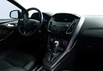 Подержанный автомобиль Ford Focus Sedan 2016 года (8 фото)