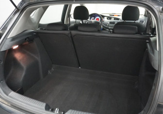 Подержанный автомобиль Kia Ceed Hatchback 2013 года (9 фото)