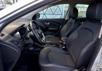 Подержанный автомобиль Hyundai ix35 2012 года (19 фото)