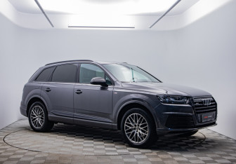 Подержанный автомобиль Audi Q7 2018 года (3 фото)