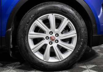 Подержанный автомобиль Jaguar E-Pace 2018 года (19 фото)