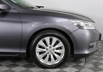 Подержанный автомобиль Honda Accord Sedan 2013 года (5 фото)