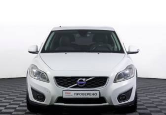 Подержанный автомобиль Volvo C30 2011 года (2 фото)