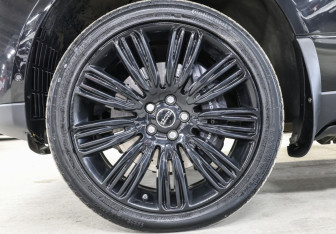 Подержанный автомобиль Land Rover Range Rover 2018 года (32 фото)