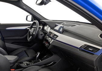 Подержанный автомобиль BMW X1 2021 года (13 фото)