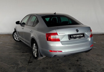 Подержанный автомобиль Skoda Octavia Liftback 2017 года (5 фото)