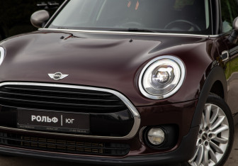 Подержанный автомобиль MINI Clubman Wagon 2017 года (19 фото)