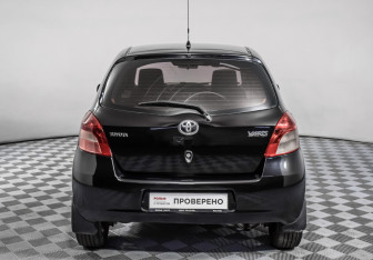Подержанный автомобиль Toyota Yaris Hatchback 2008 года (6 фото)