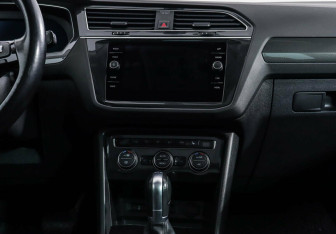 Подержанный автомобиль Volkswagen Tiguan 2017 года (8 фото)