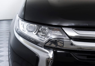 Подержанный автомобиль Mitsubishi Outlander 2016 года (7 фото)